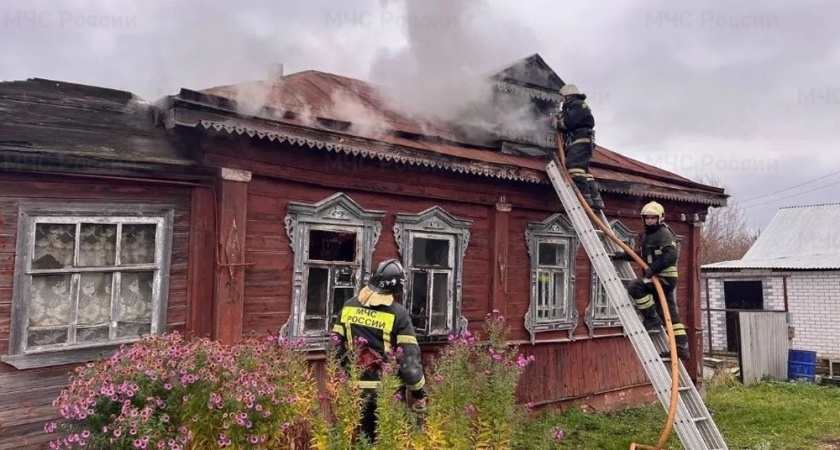 Пожар на Заречной улице в деревне Санниково
