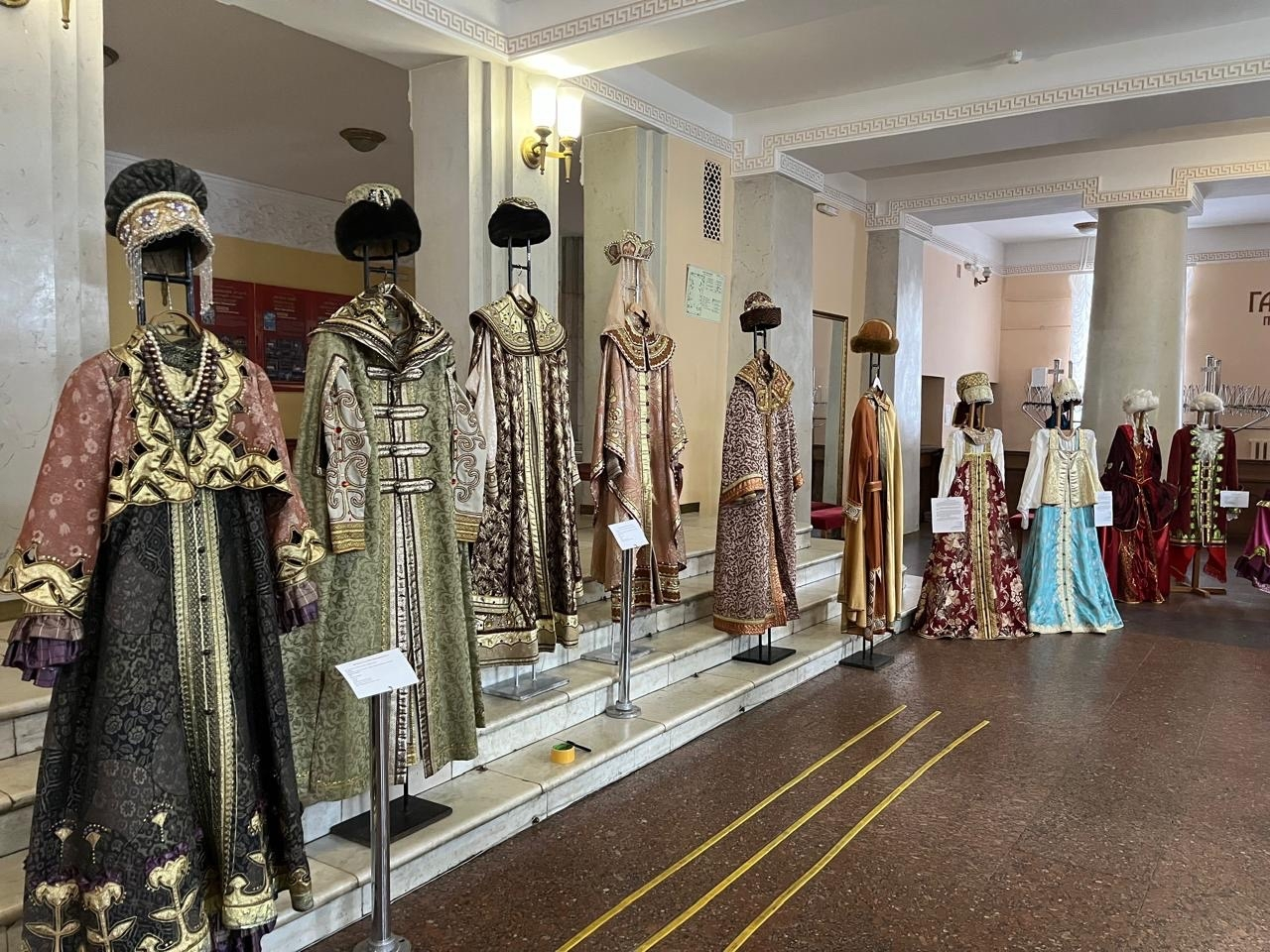 Выставка костюмов Муромского театра