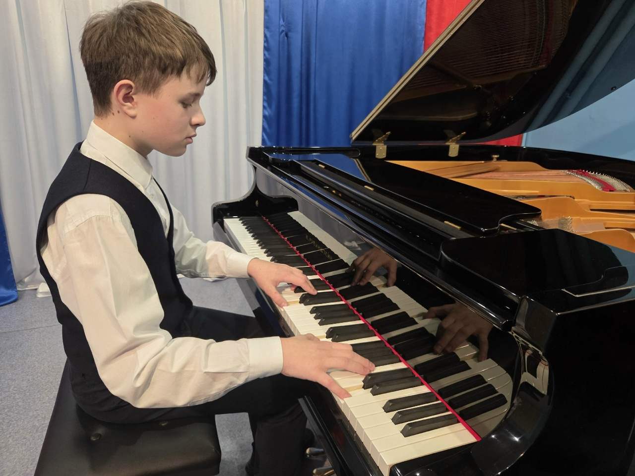 Школа искусств, музыкальные инструменты