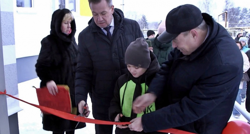 Торжественная церемония вручения ключей от новых квартир в посёлке Пакино