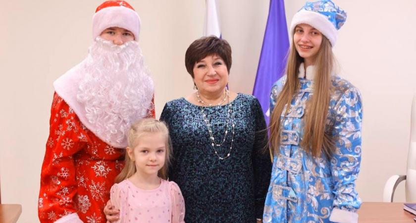 Анонс благотворительной акции Ёлка желаний 2025 во Владимирской области